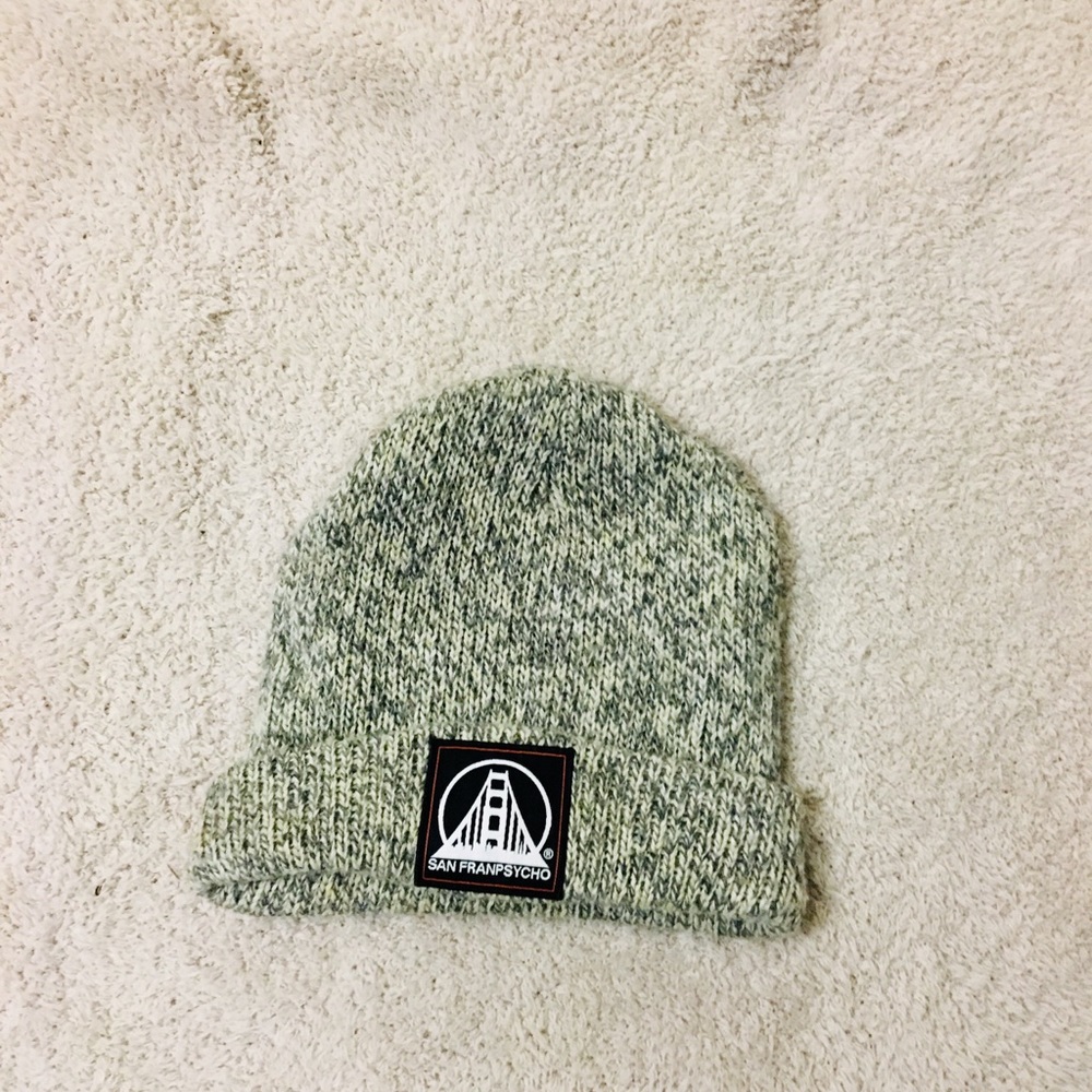 MOVING SALE 💸 Wool Beanie w/ San Franpsycho logo